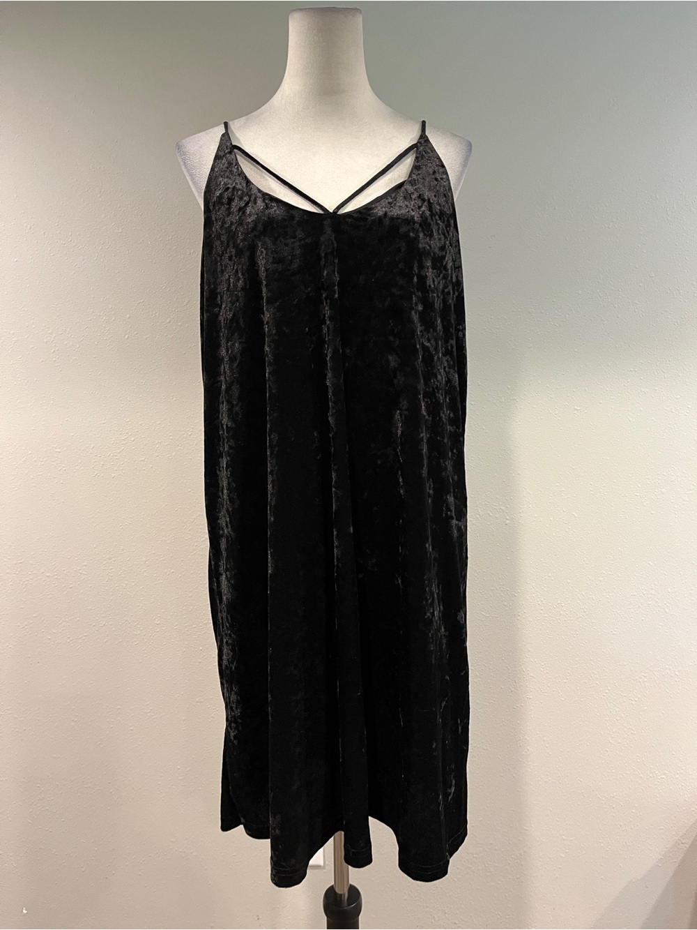 She + Sky Black Velvet sleeveless mini dress size extra‎ large